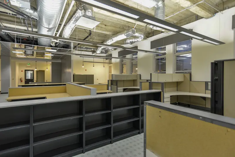 Comm2076_Floor-8Th-9Th_Office And Beauty Salon 1