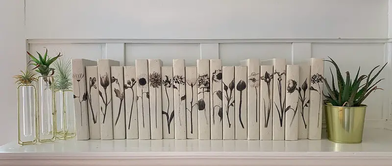 Delicate Flowers Decorative Book Set 1