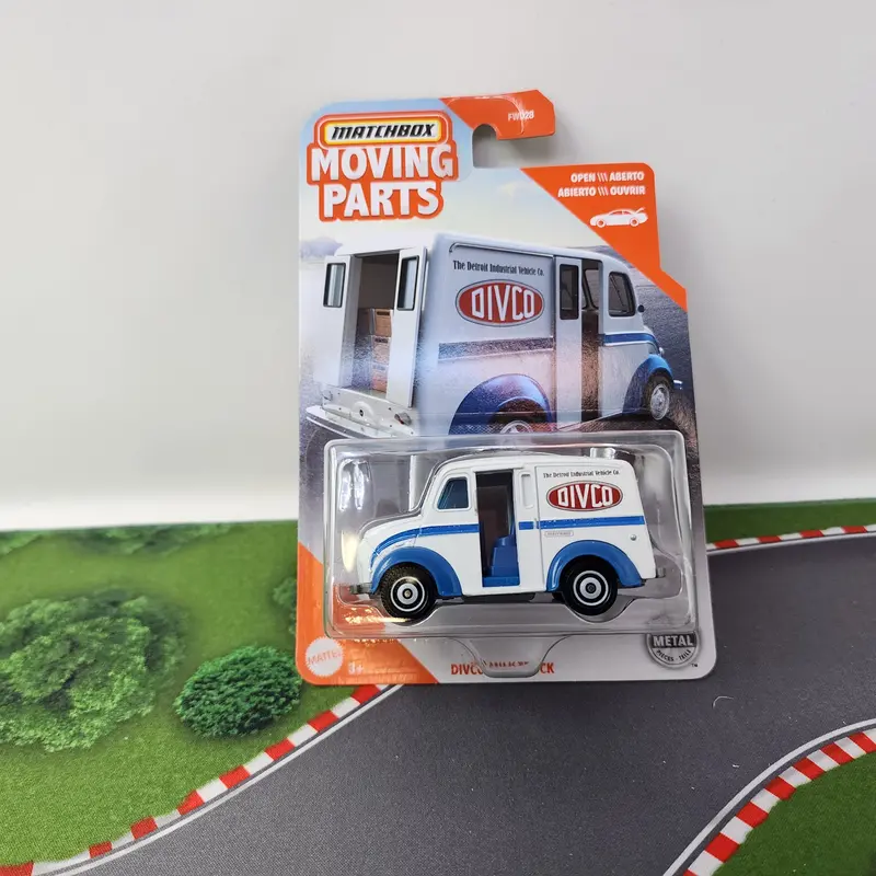 Divco Milk Truck * White * Matchbox Moving Parts 1