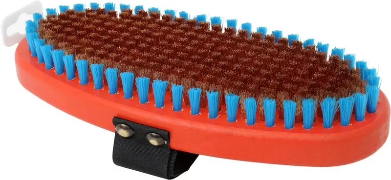 Swix Bronze Medium Oval Brush 1